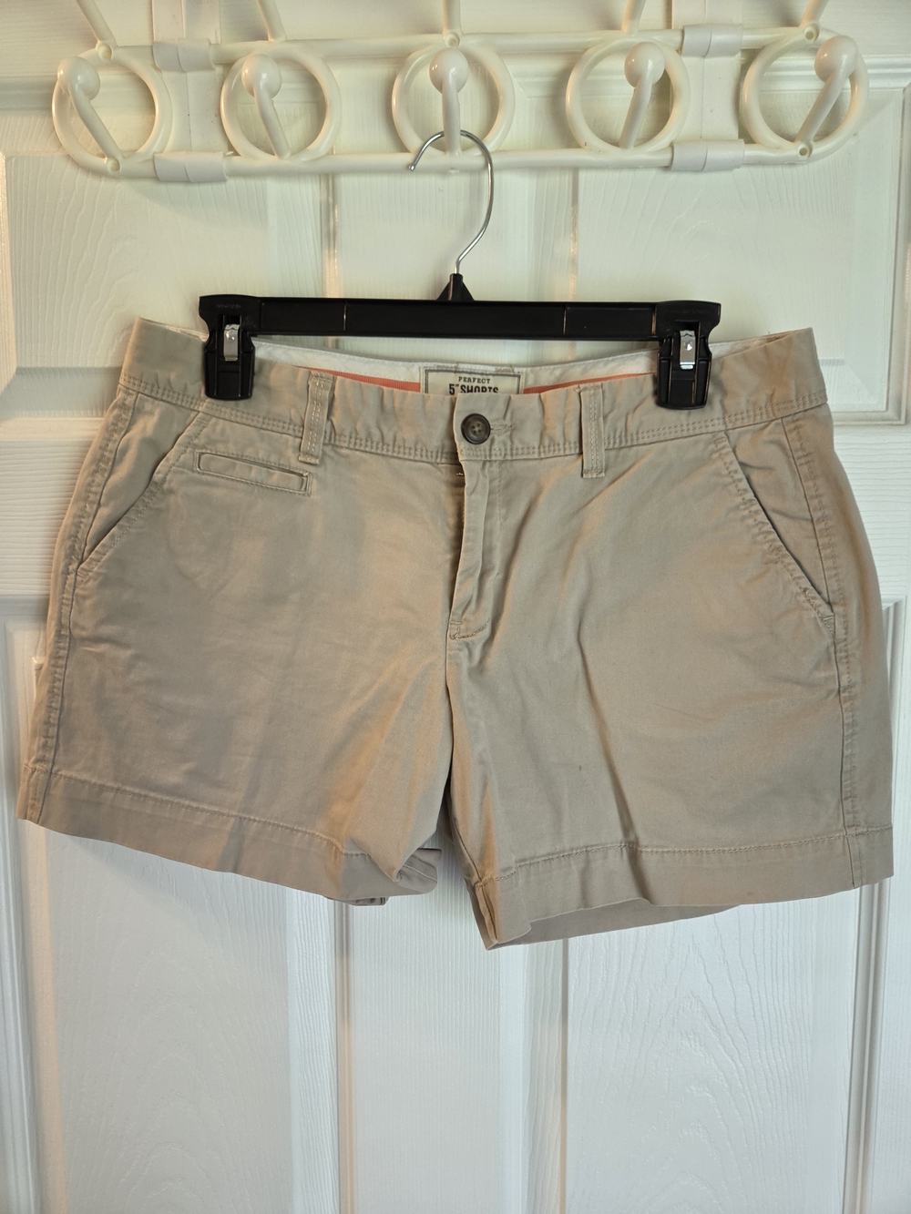 Old Navy Women's Beige/Tan Casual Perfect 5" Shorts
